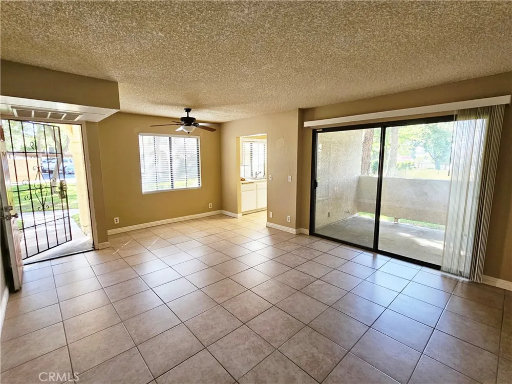 2554 Olive Drive #9 Palmdale, CA 93550