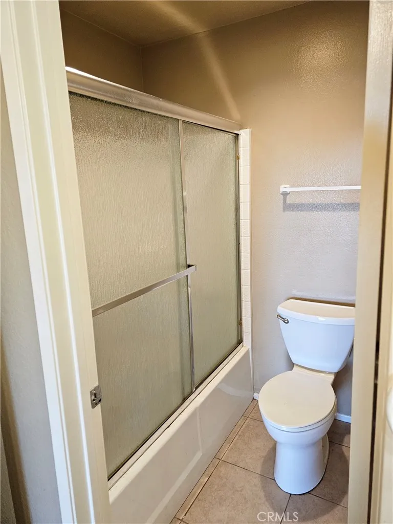 2554 Olive Drive #9 Palmdale, CA 93550