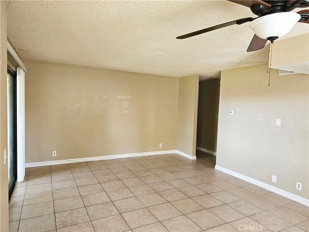 2554 Olive Drive #9 Palmdale, CA 93550