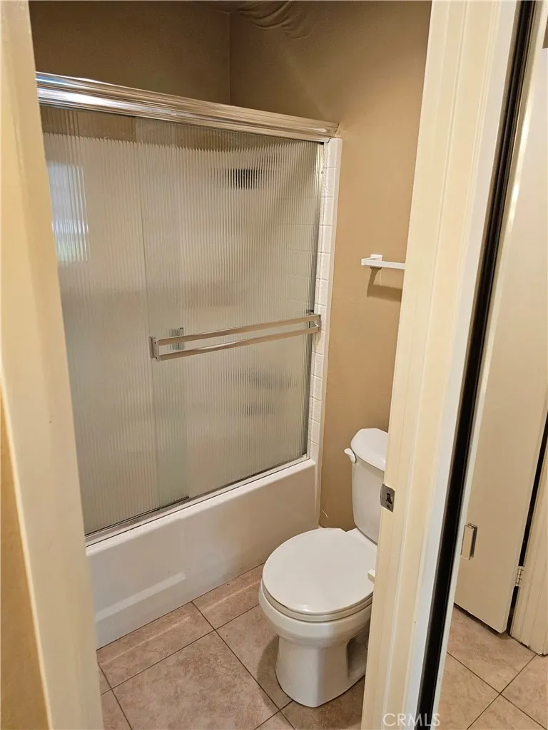 2554 Olive Drive #9 Palmdale, CA 93550