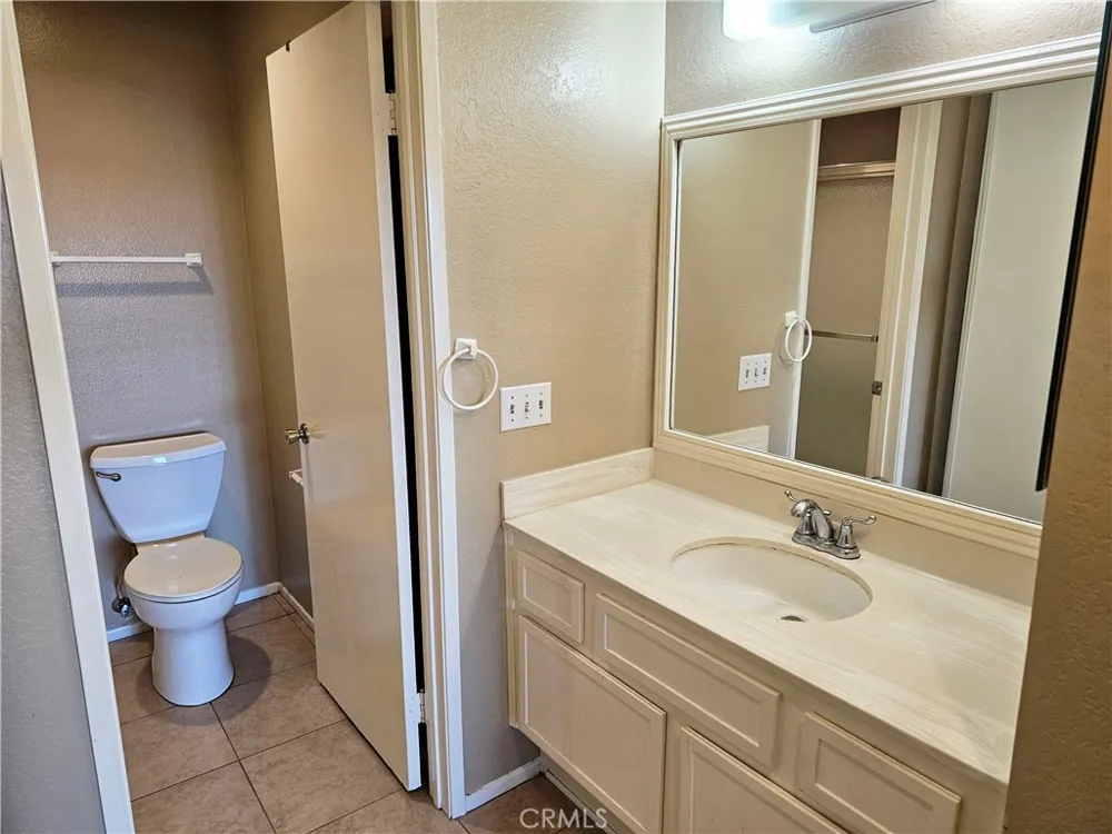 2554 Olive Drive #9 Palmdale, CA 93550