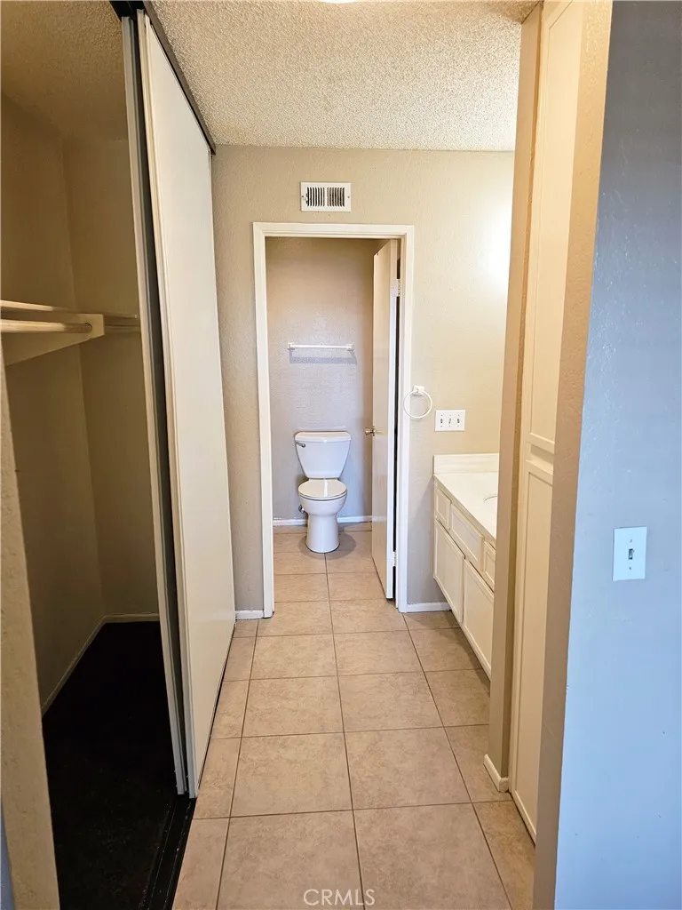 2554 Olive Drive #9 Palmdale, CA 93550