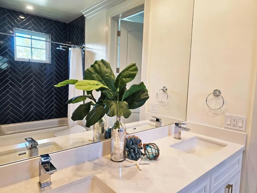 1516 Los Montes Drive Burlingame, CA 94010