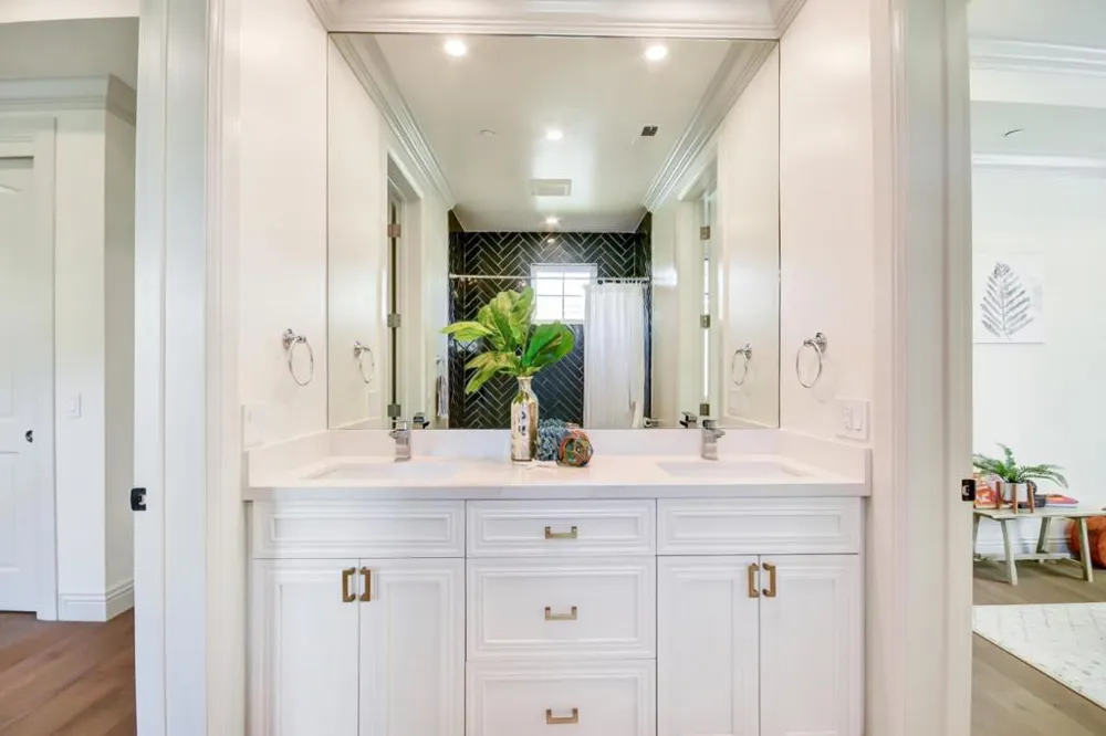 1516 Los Montes Drive Burlingame, CA 94010