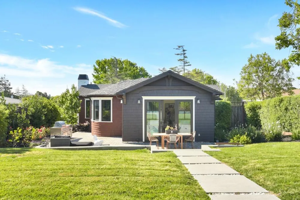 1516 Los Montes Drive Burlingame, CA 94010