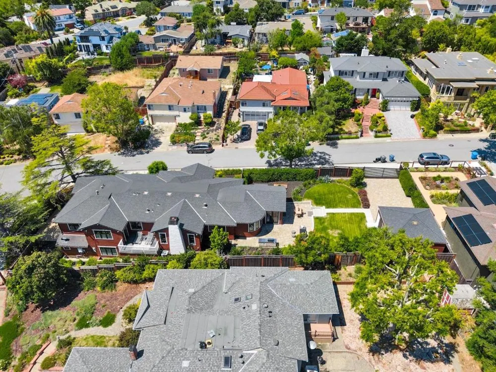 1516 Los Montes Drive Burlingame, CA 94010