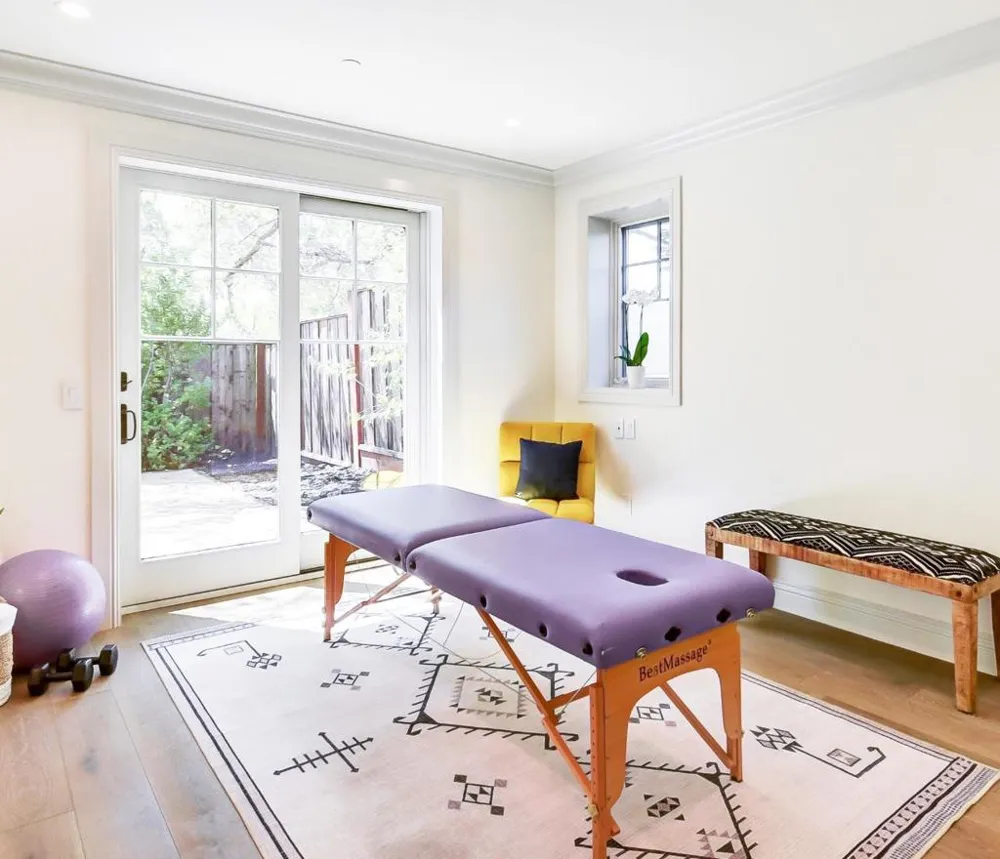 1516 Los Montes Drive Burlingame, CA 94010