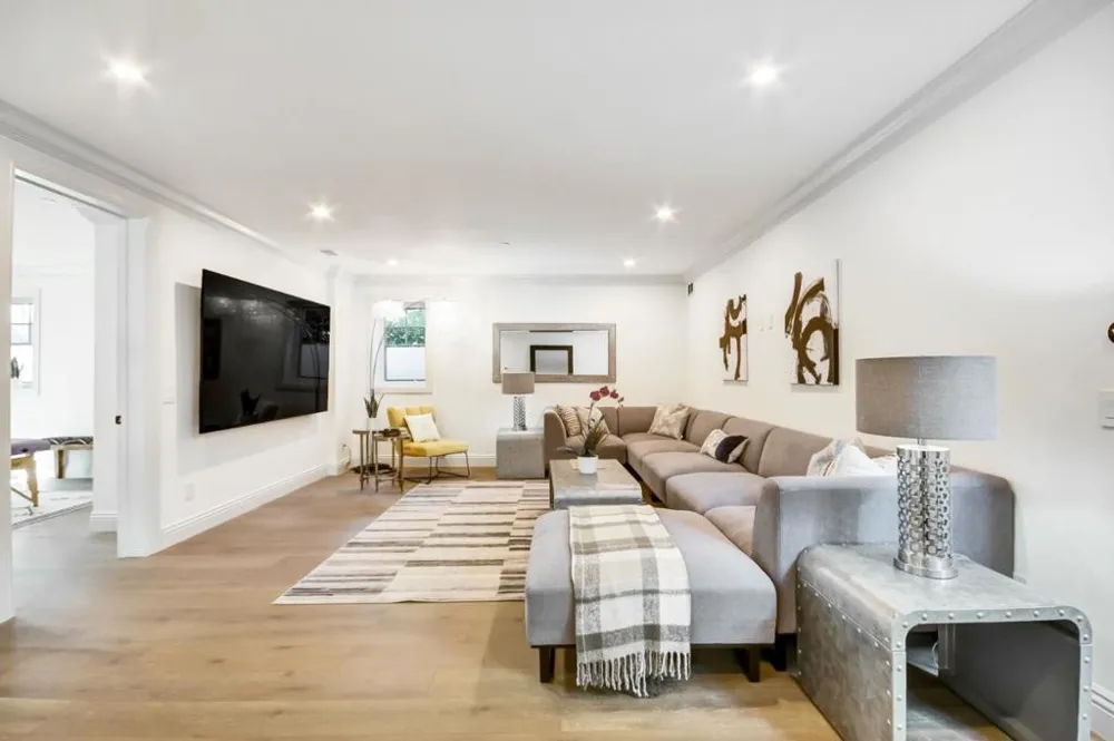 1516 Los Montes Drive Burlingame, CA 94010