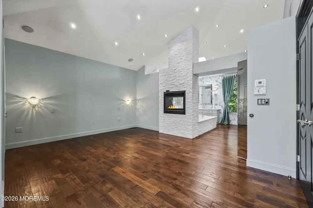 248 Navesink Court Holmdel, NJ 07733