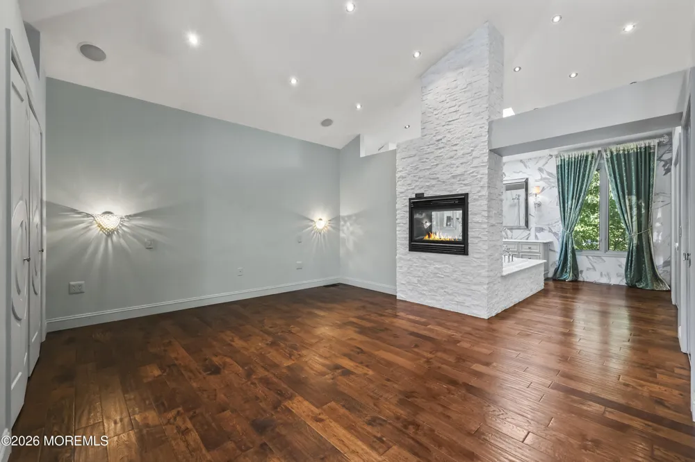 248 Navesink Court Holmdel, NJ 07733