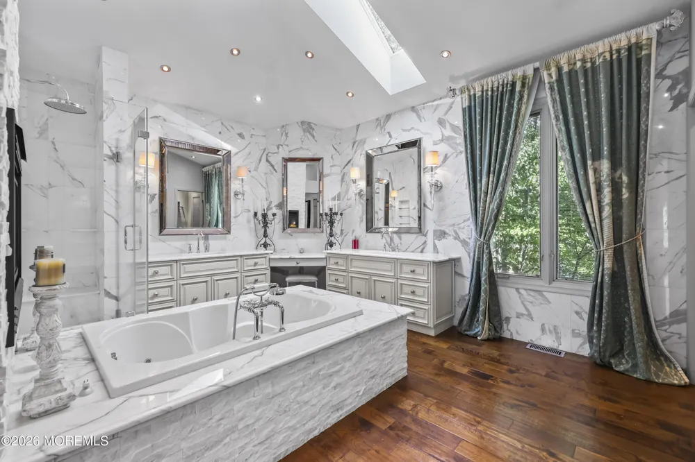 248 Navesink Court Holmdel, NJ 07733