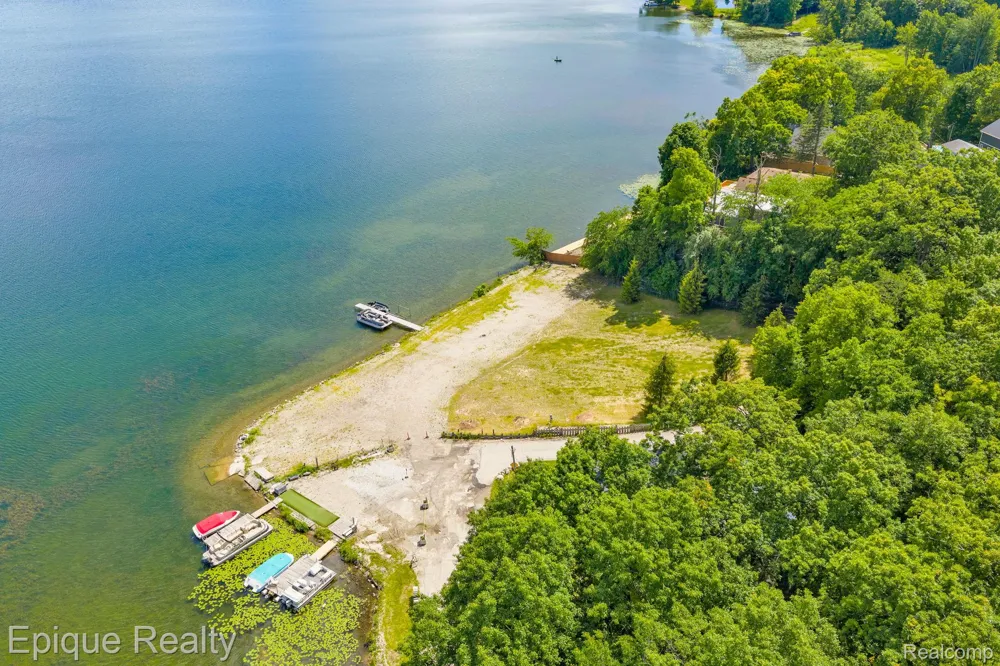 4058 Hunt Road Elba Township, MI 48446