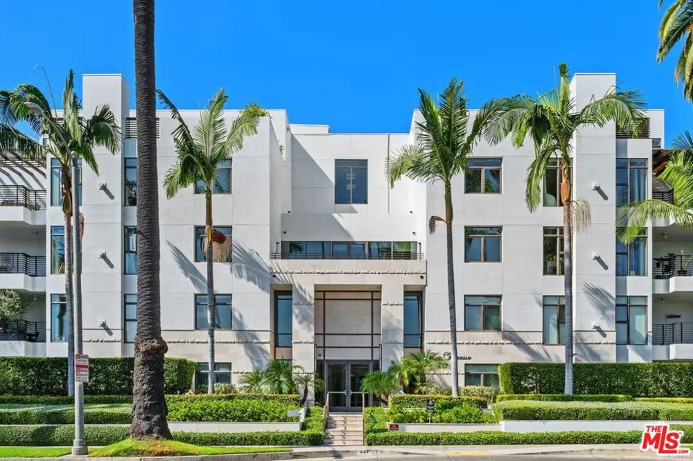 447 Doheny Drive #102 Beverly Hills, CA 90210
