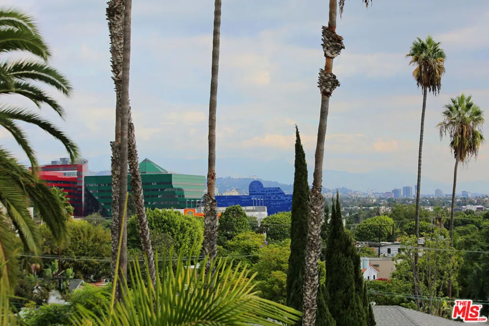 447 Doheny Drive #102 Beverly Hills, CA 90210