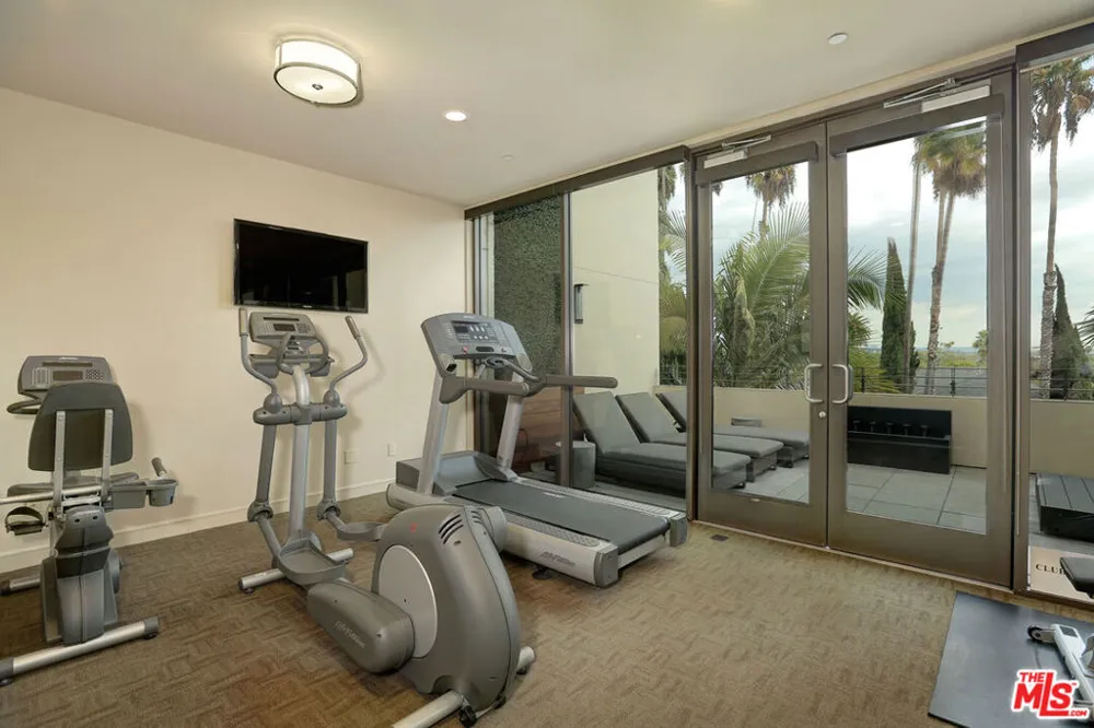 447 Doheny Drive #102 Beverly Hills, CA 90210