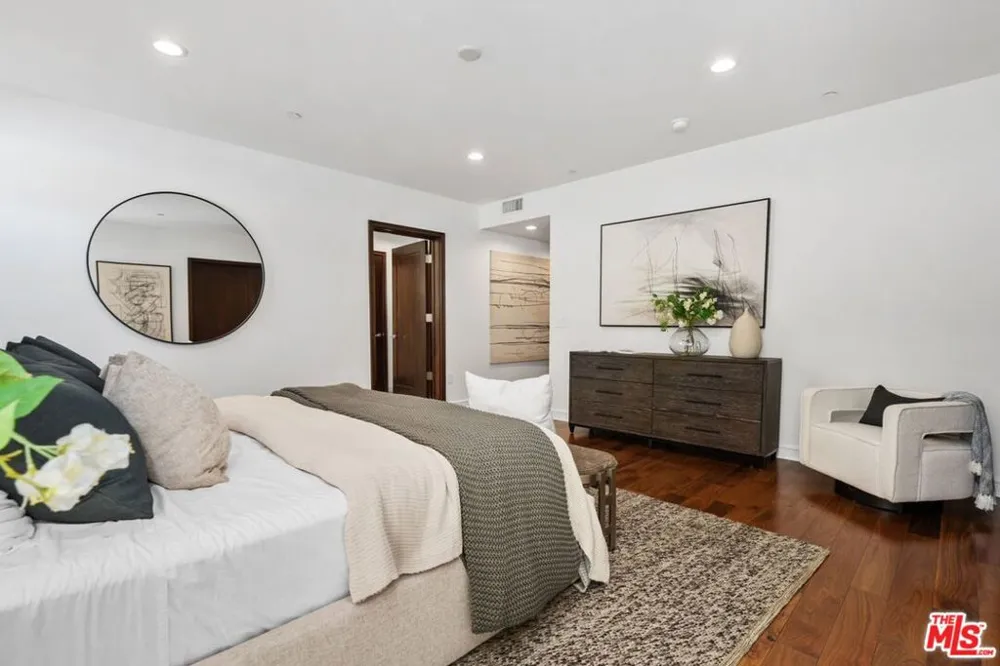 447 Doheny Drive #102 Beverly Hills, CA 90210