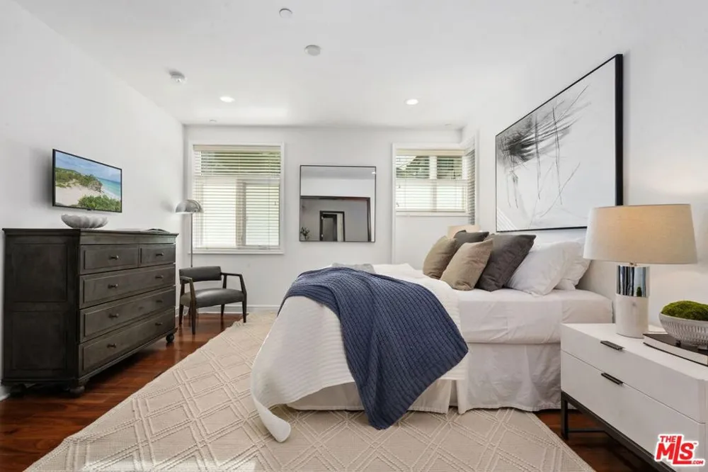 447 Doheny Drive #102 Beverly Hills, CA 90210