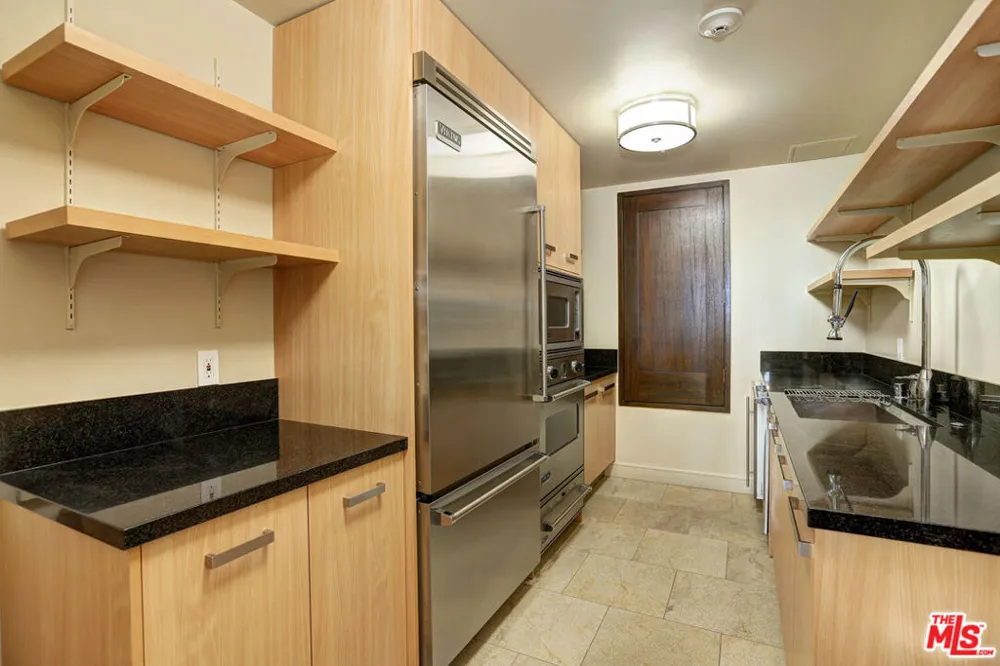 447 Doheny Drive #102 Beverly Hills, CA 90210