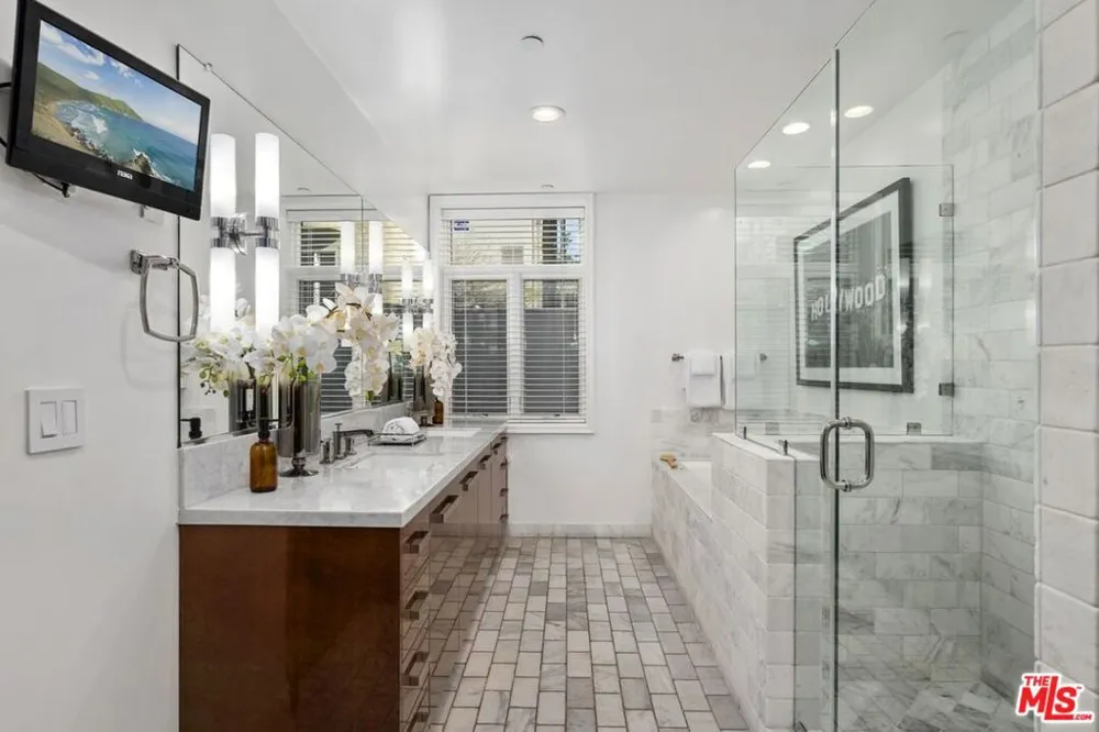 447 Doheny Drive #102 Beverly Hills, CA 90210