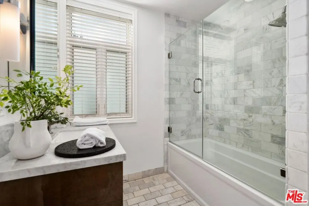 447 Doheny Drive #102 Beverly Hills, CA 90210