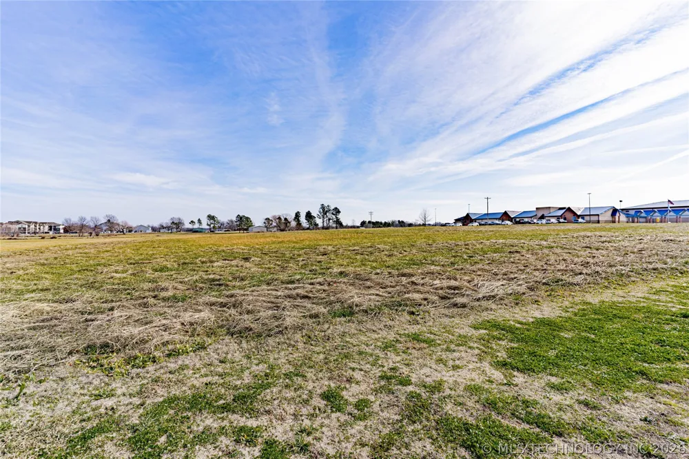 1409 S Wickham Road Sapulpa, OK 74066