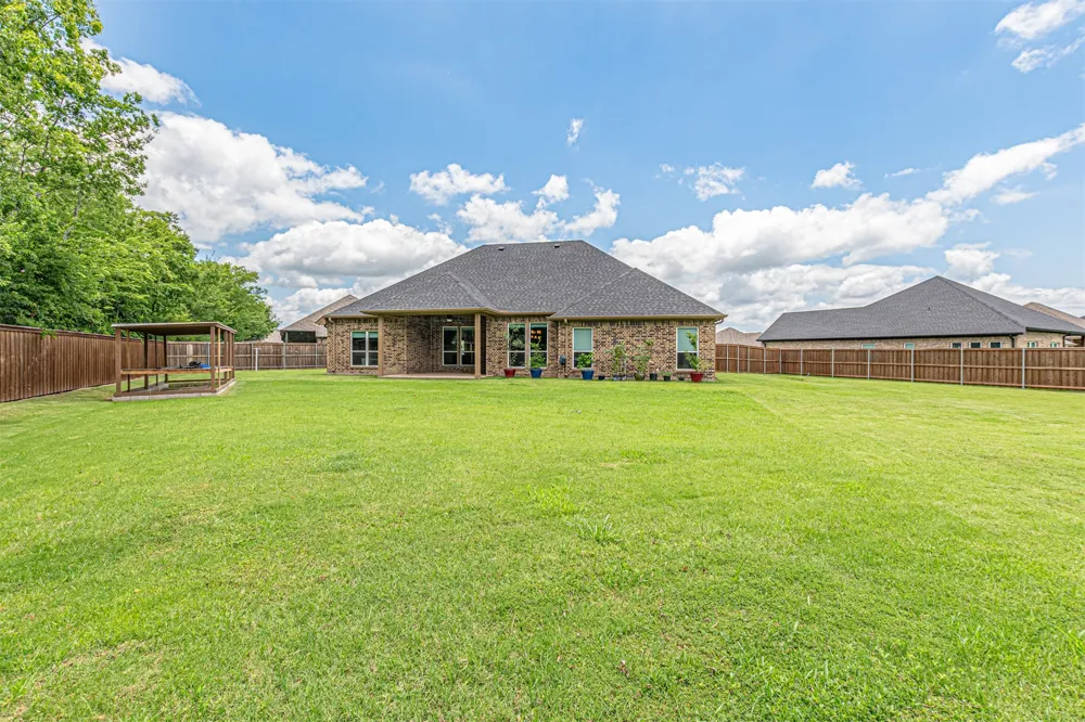 533 Limestone Circle Mabank, TX 75147