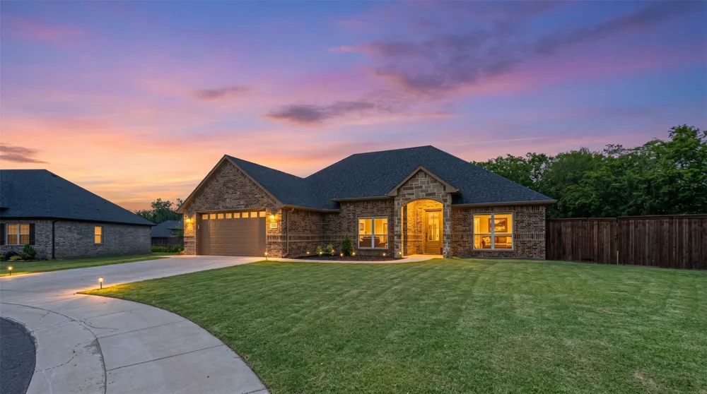 533 Limestone Circle Mabank, TX 75147