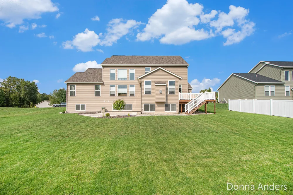 1936 Red Barn Drive Jamestown Charter Township, MI 49426