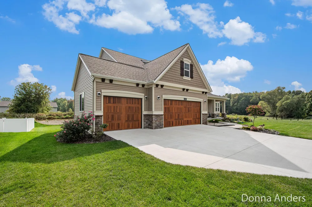 1936 Red Barn Drive Jamestown Charter Township, MI 49426