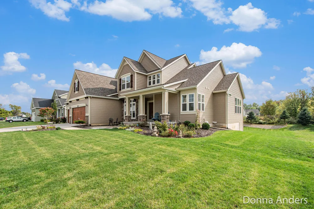 1936 Red Barn Drive Jamestown Charter Township, MI 49426