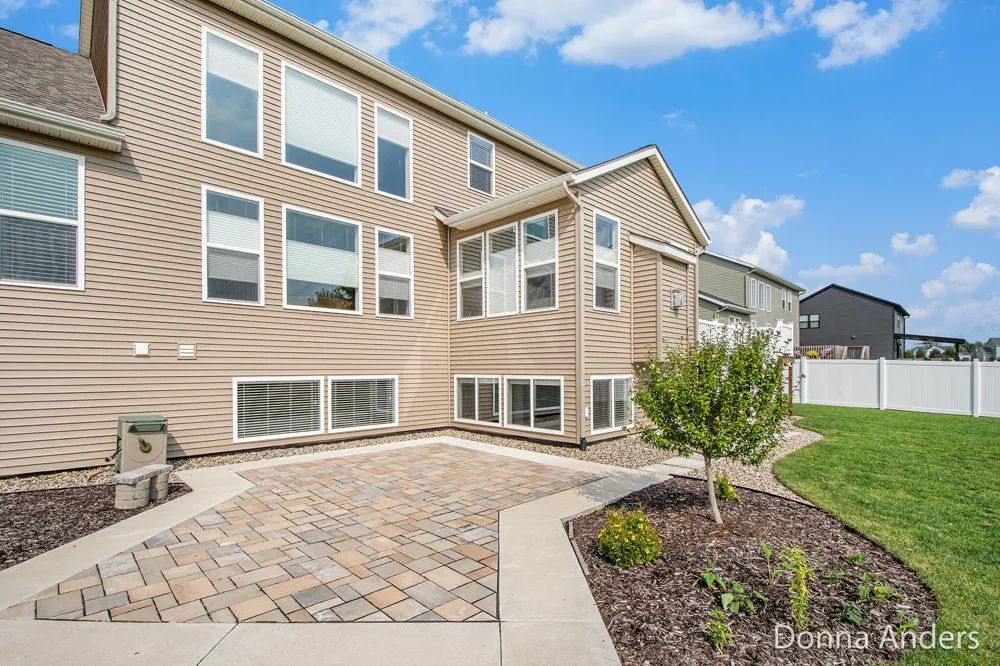 1936 Red Barn Drive Jamestown Charter Township, MI 49426