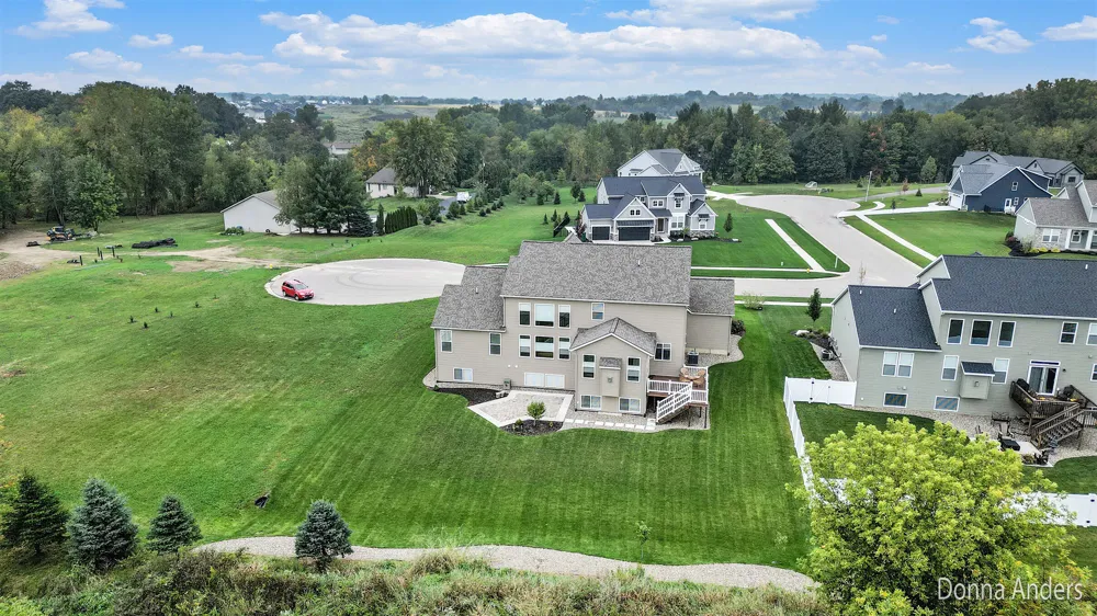 1936 Red Barn Drive Jamestown Charter Township, MI 49426