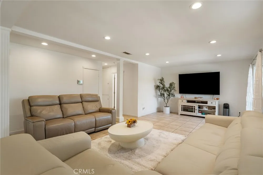 9434 Pico Vista Downey, CA 90240
