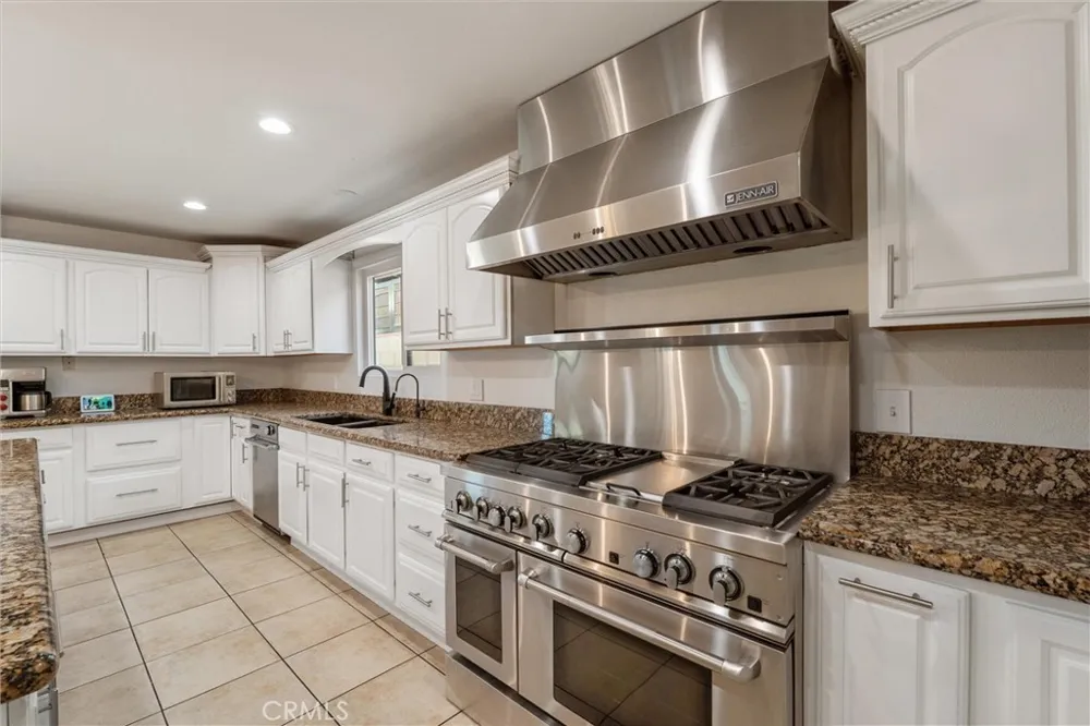 9434 Pico Vista Downey, CA 90240