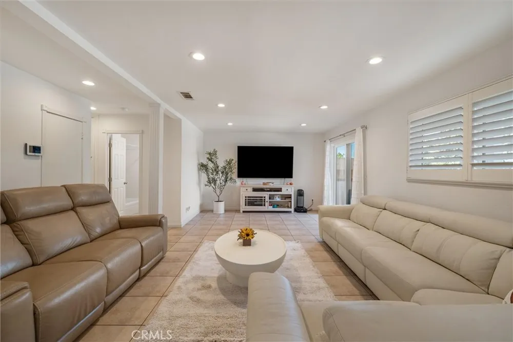 9434 Pico Vista Downey, CA 90240