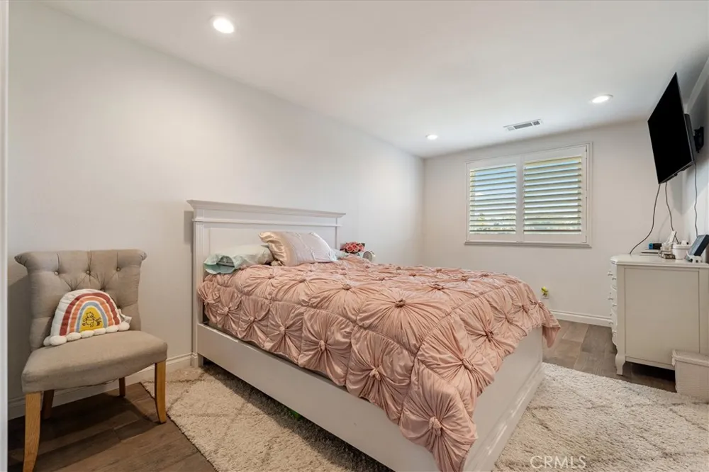 9434 Pico Vista Downey, CA 90240