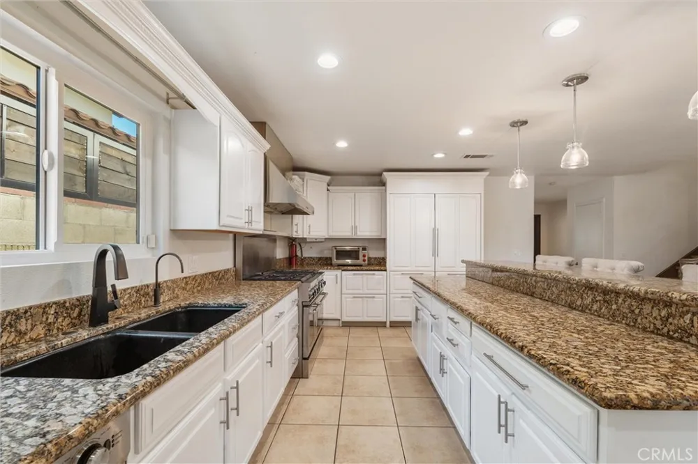 9434 Pico Vista Downey, CA 90240