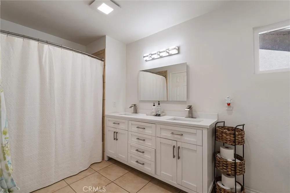 9434 Pico Vista Downey, CA 90240