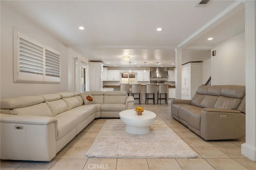 9434 Pico Vista Downey, CA 90240