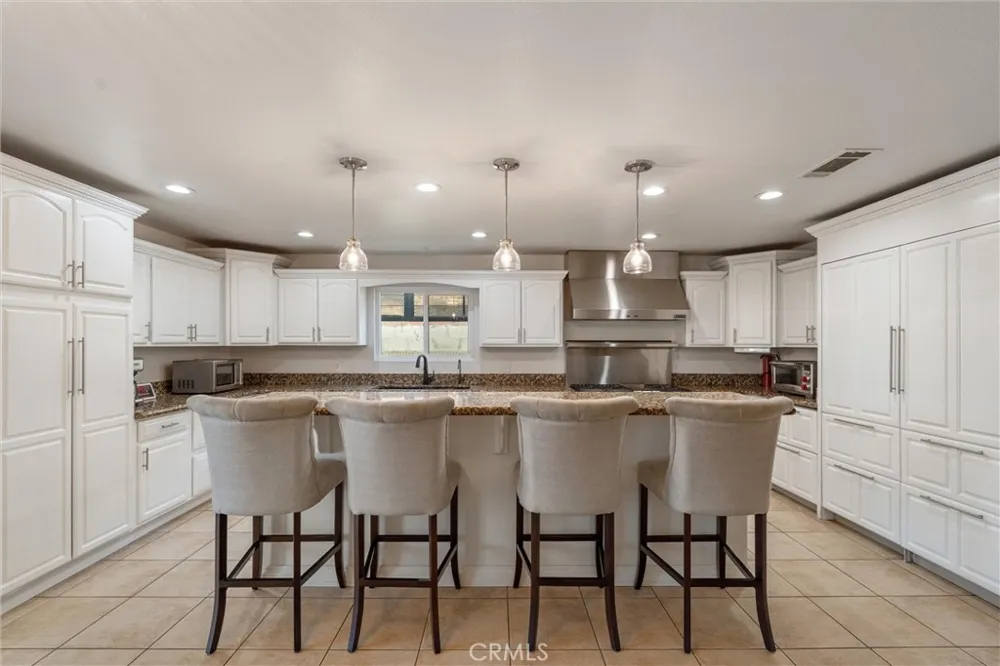 9434 Pico Vista Downey, CA 90240