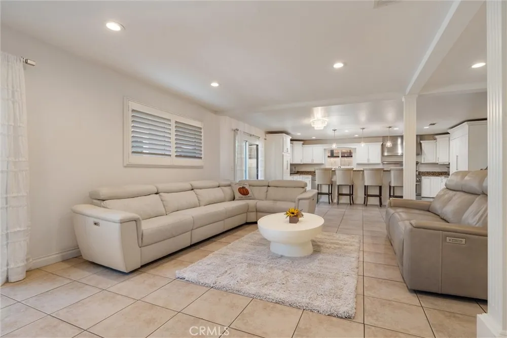 9434 Pico Vista Downey, CA 90240