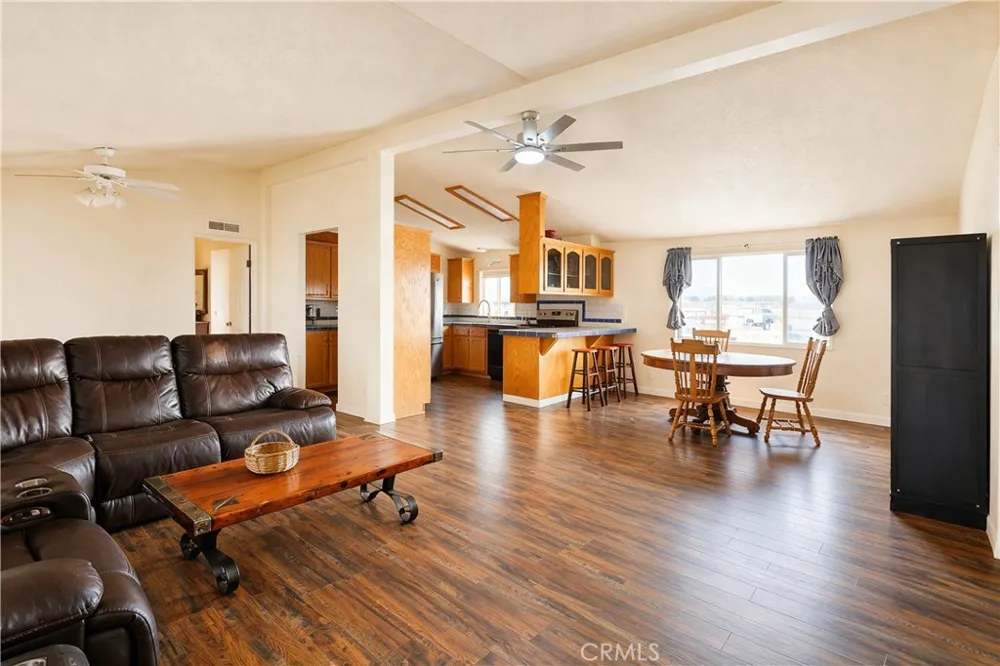 5180 Huggins rd Corning, CA 96021