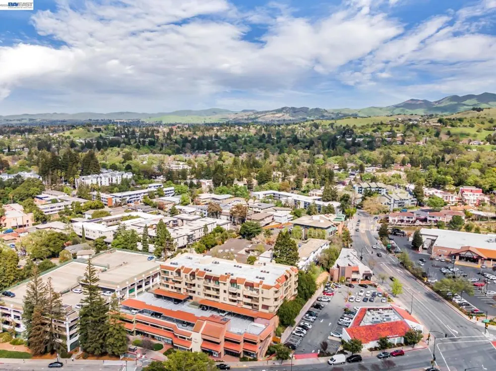 1201 Alta Vista Dr #108 Walnut Creek, CA 94596