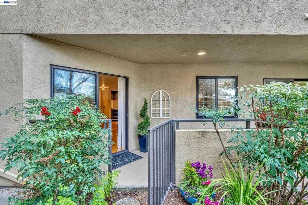 1201 Alta Vista Dr #108 Walnut Creek, CA 94596