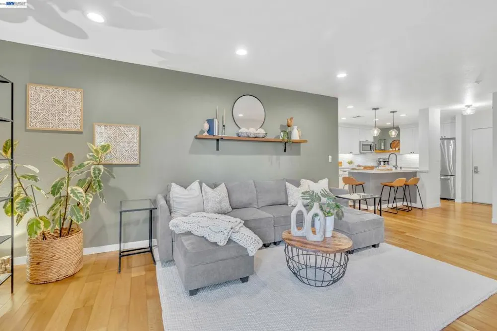 1201 Alta Vista Dr #108 Walnut Creek, CA 94596