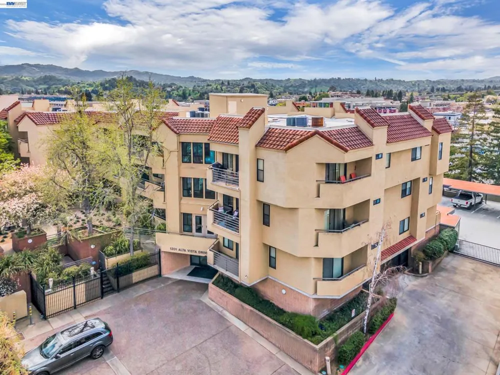 1201 Alta Vista Dr #108 Walnut Creek, CA 94596