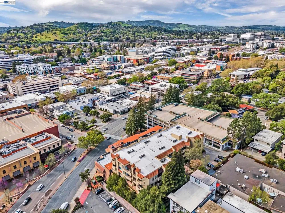 1201 Alta Vista Dr #108 Walnut Creek, CA 94596