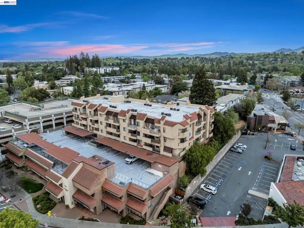 1201 Alta Vista Dr #108 Walnut Creek, CA 94596