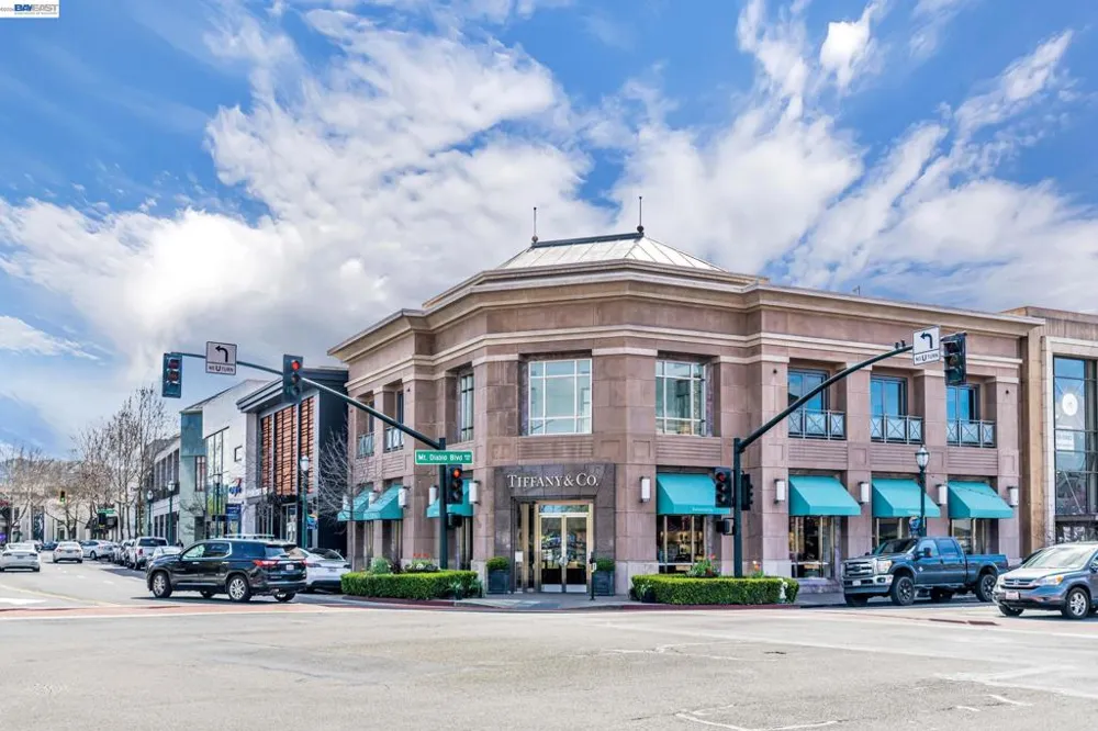 1201 Alta Vista Dr #108 Walnut Creek, CA 94596