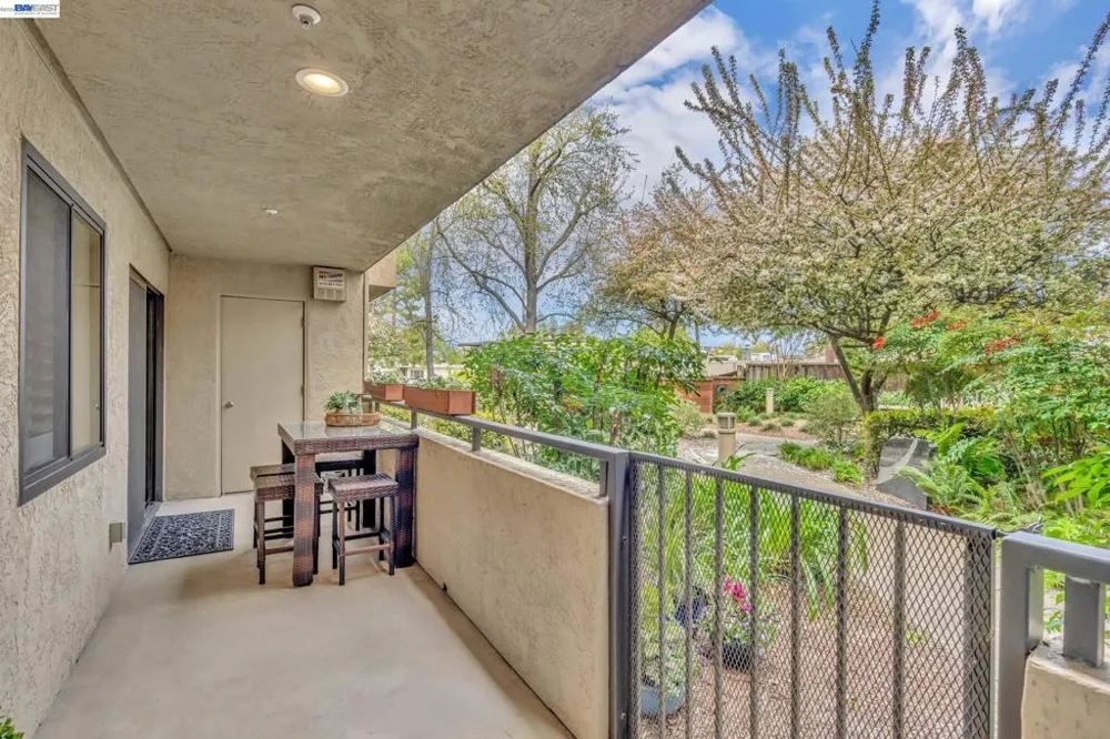 1201 Alta Vista Dr #108 Walnut Creek, CA 94596